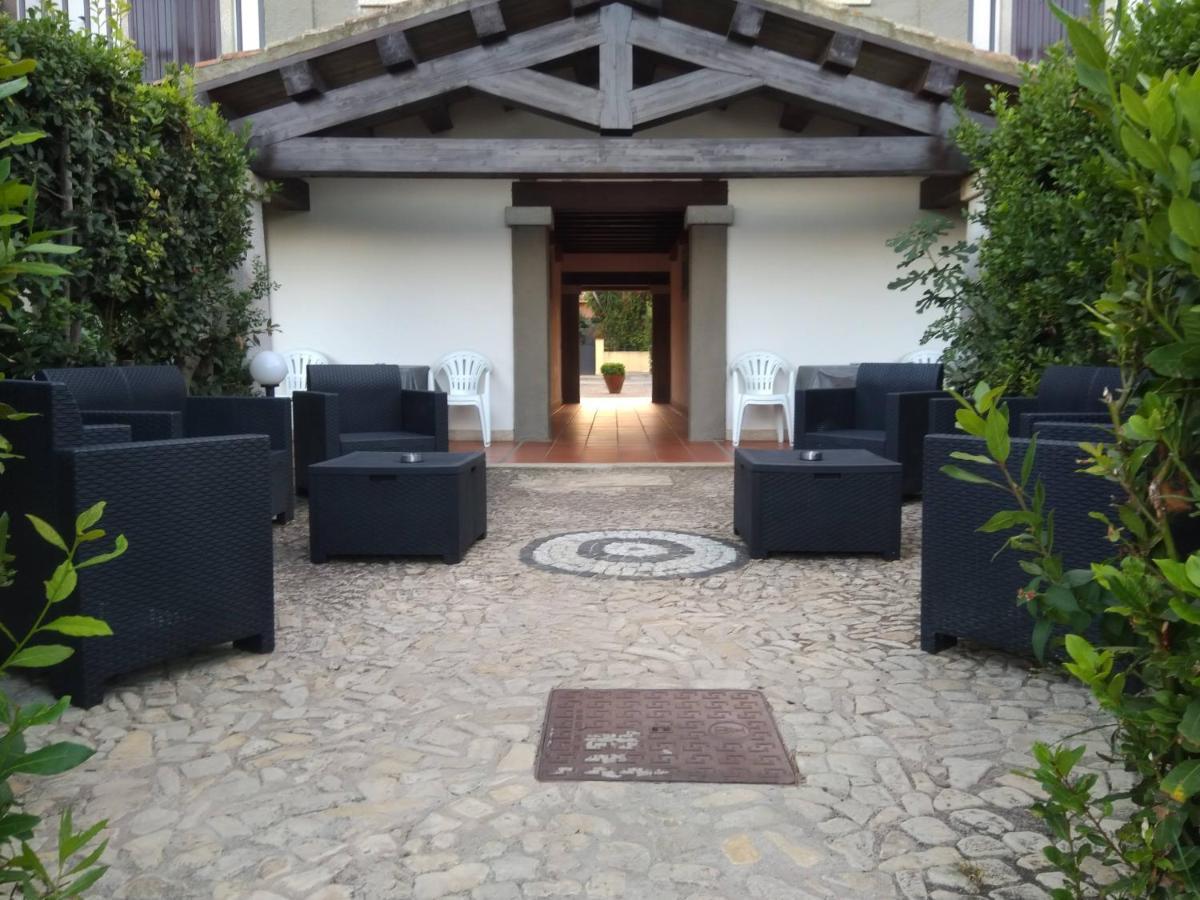 Villa Raffaello Порто-Сан-Паоло Экстерьер фото